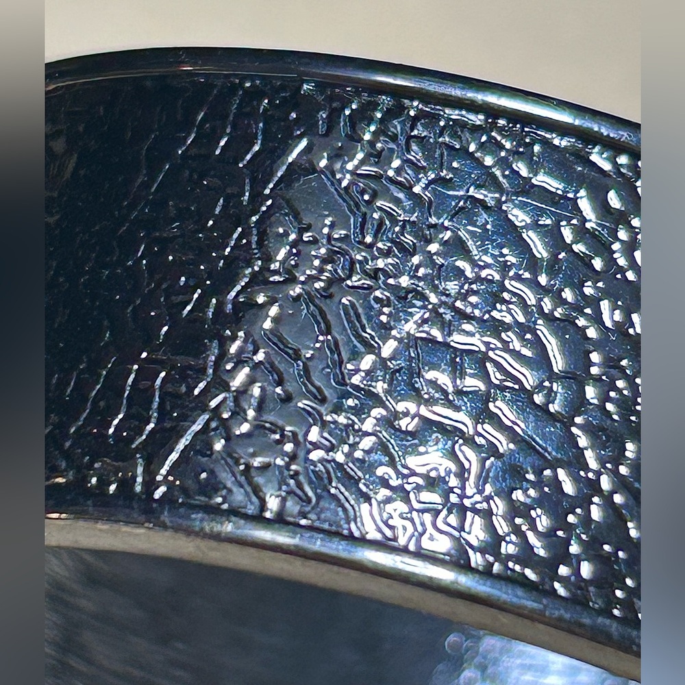 Lia Sophia “Paris Lights” Hinged Hematite Tone Bangle Bracelet - Picture 8 of 14